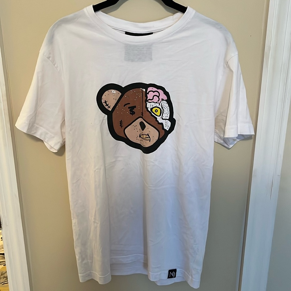Broken teddy bear streetwear tee shirt , size small
